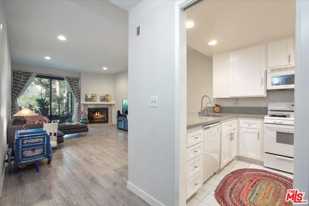 Playa Del Rey, CA 90293,8675 Falmouth AVE #203