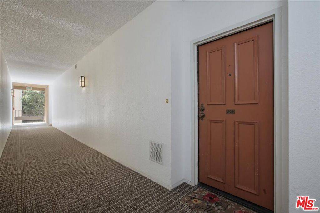 Playa Del Rey, CA 90293,8675 Falmouth AVE #203