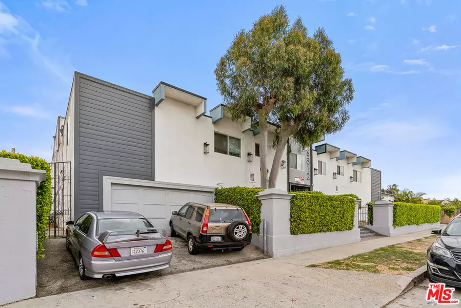 6812 11th AVE, Los Angeles, CA 90043