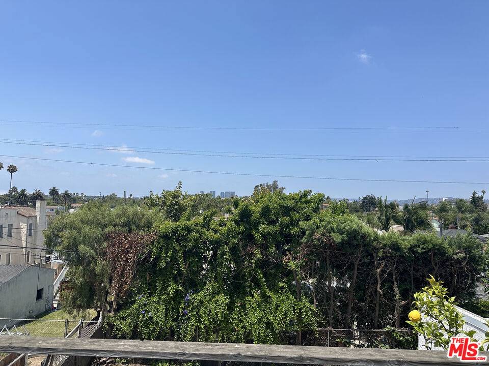 Los Angeles, CA 90019,1525 S Sierra Bonita AVE