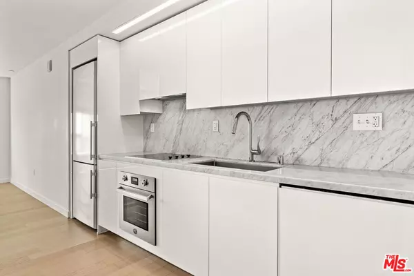 1050 S Grand AVE #1405, Los Angeles, CA 90015