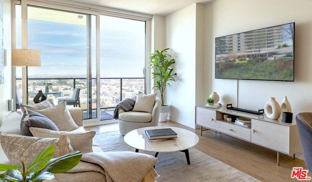 Los Angeles, CA 90025,11750 Wilshire BLVD #2704