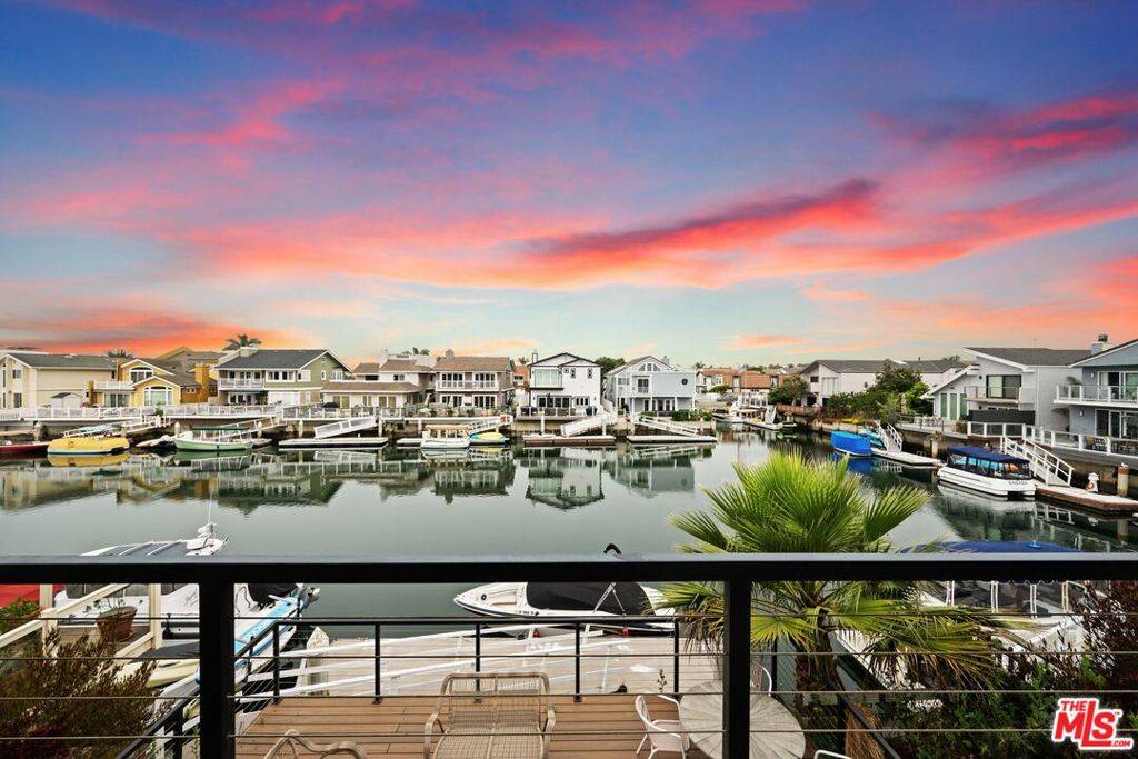 2025 S Victoria AVE, Oxnard, CA 93035