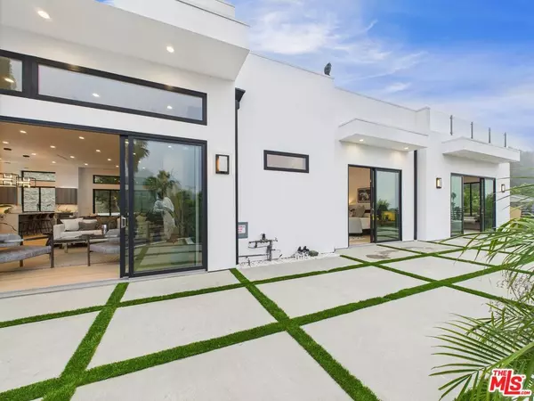 Tarzana, CA 91356,4637 Dunas LN