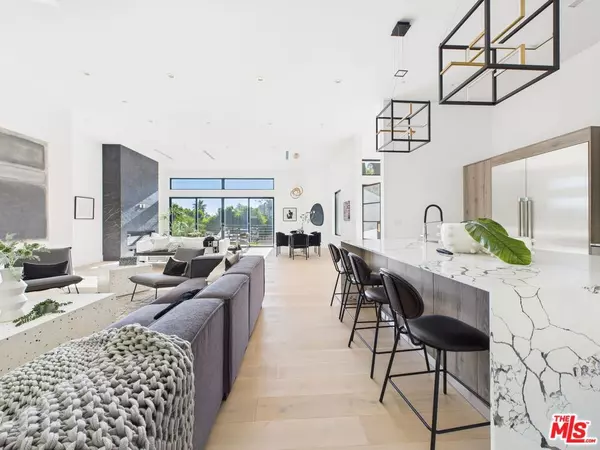 Tarzana, CA 91356,4637 Dunas LN