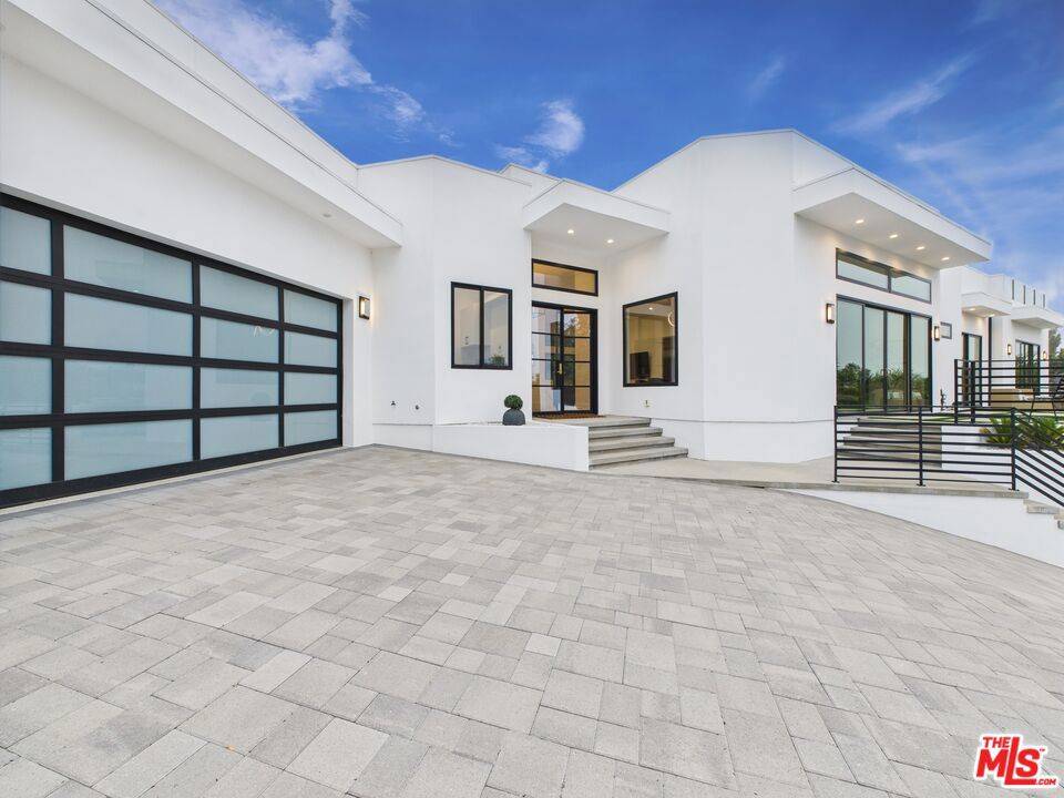 Tarzana, CA 91356,4637 Dunas LN