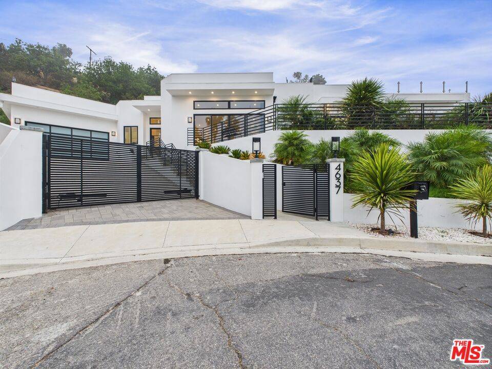 Tarzana, CA 91356,4637 Dunas LN