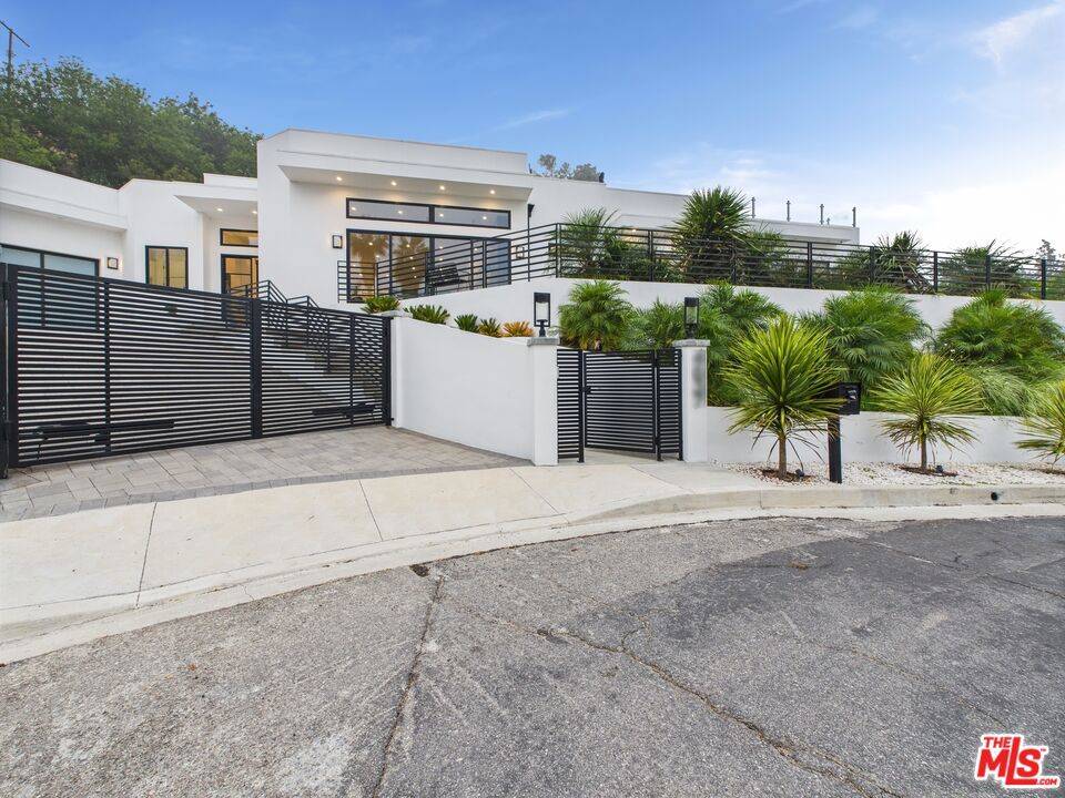 Tarzana, CA 91356,4637 Dunas LN