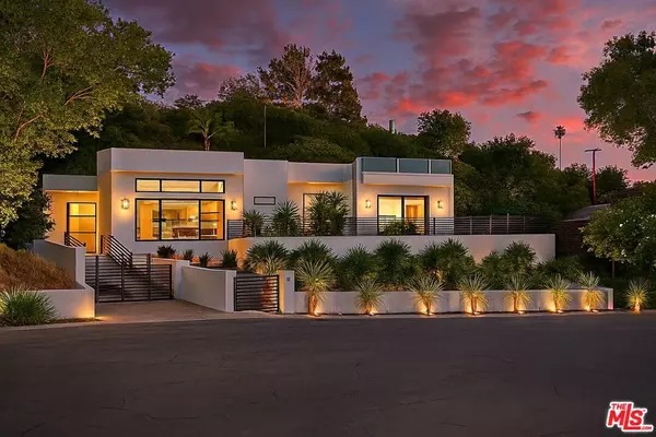 Tarzana, CA 91356,4637 Dunas LN