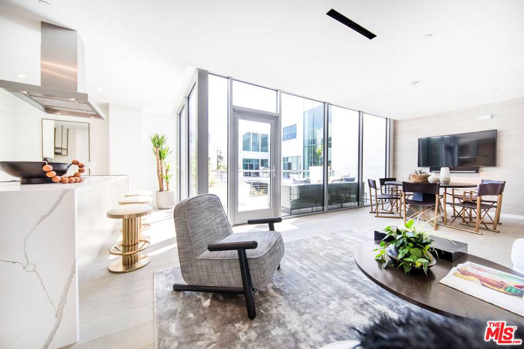 8600 Wilshire BLVD #V16, Beverly Hills, CA 90211