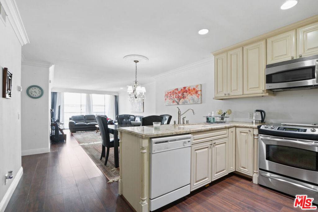 10751 Wilshire BLVD #906, Los Angeles, CA 90024