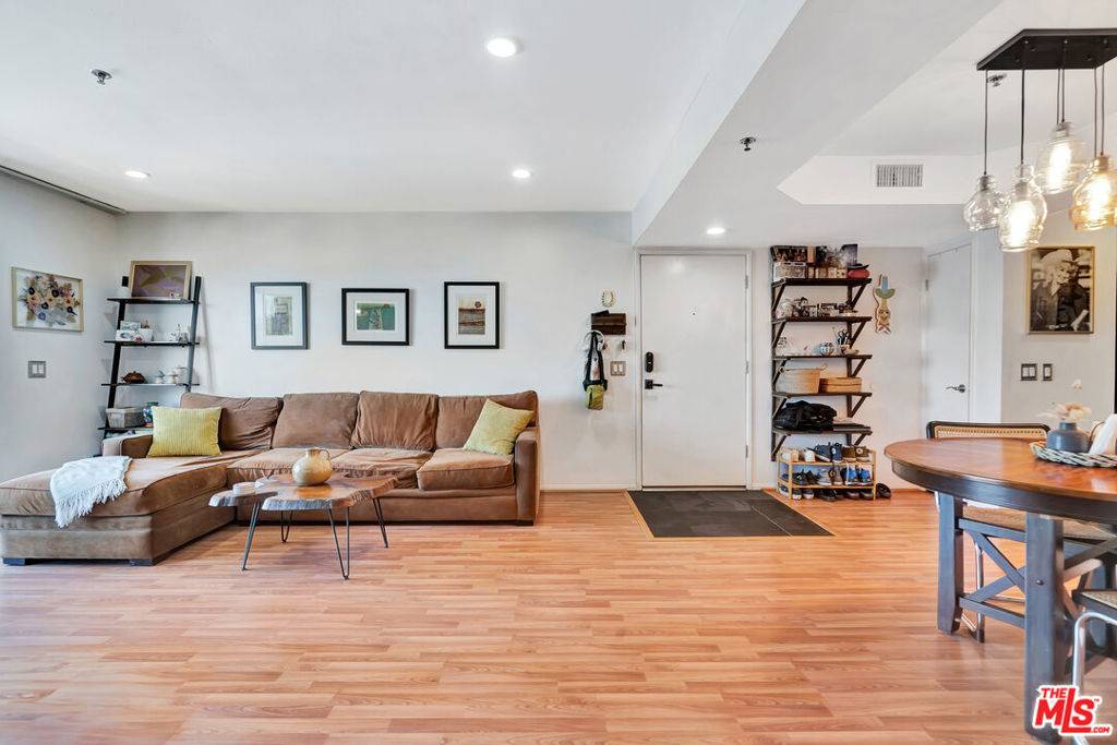 Long Beach, CA 90813,801 Pine AVE #312