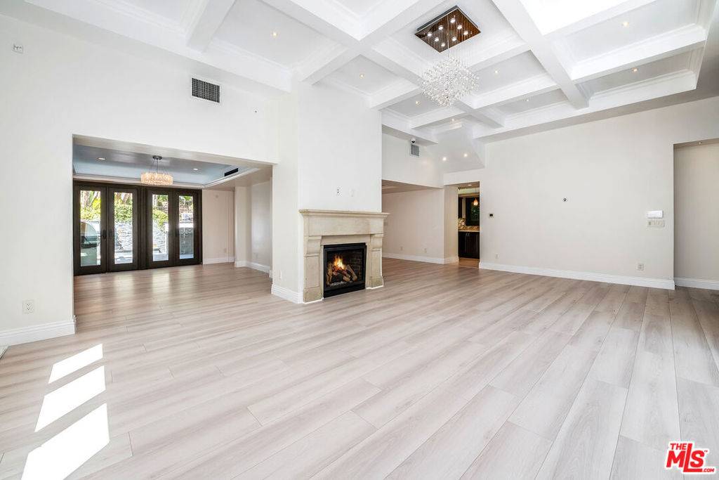 1600 Benedict Canyon DR, Beverly Hills, CA 90210