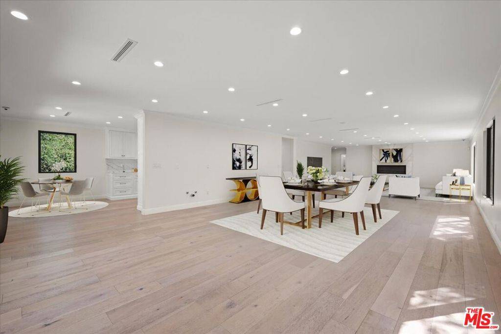 11515 Thurston CIR, Los Angeles, CA 90049