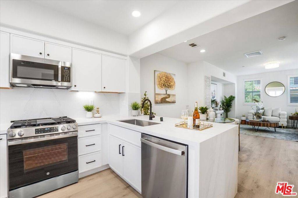 15645 Odyssey DR #71, Granada Hills, CA 91344