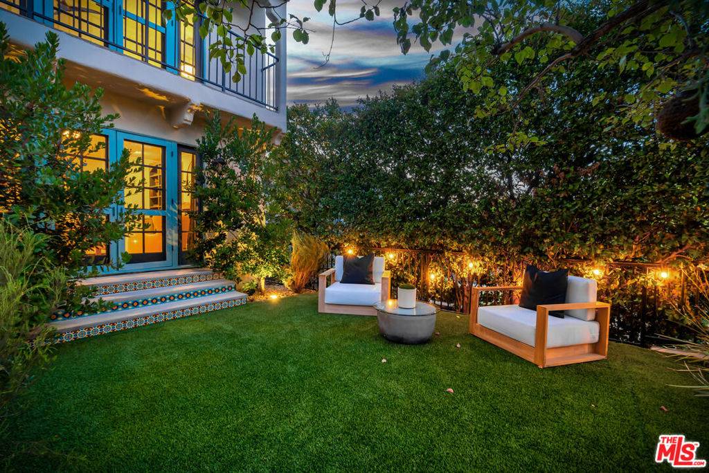 Sherman Oaks, CA 91423,14071 Roblar RD