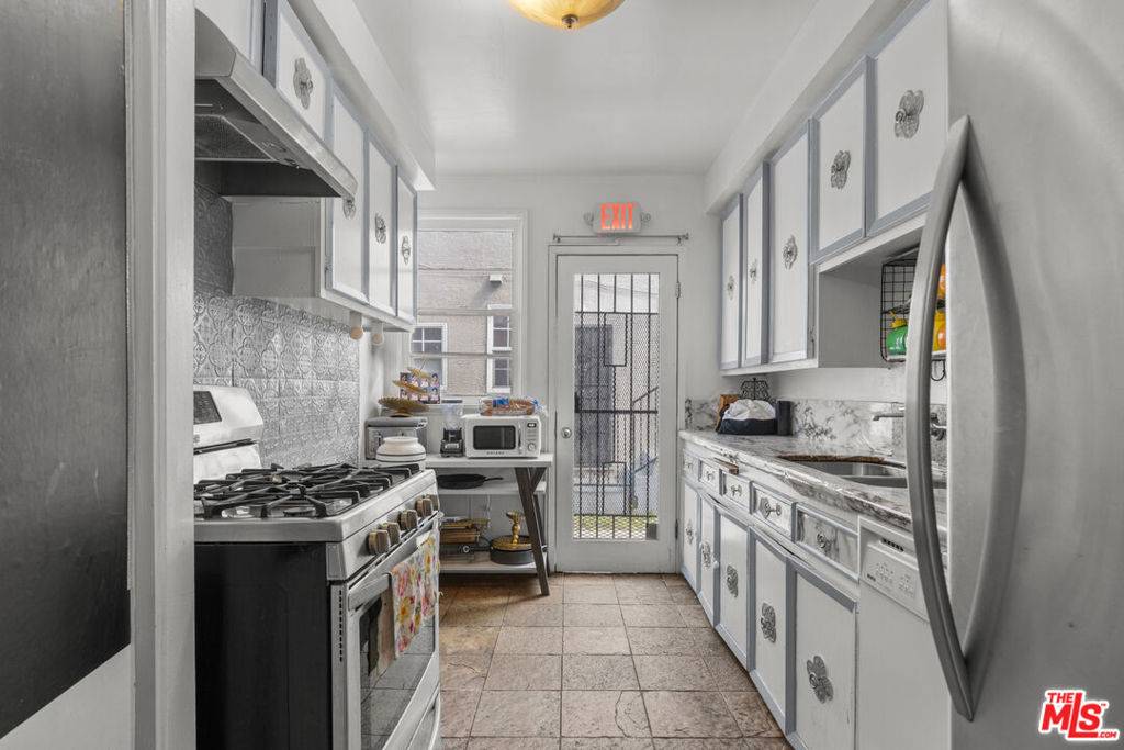 2608 1/2 7th AVE, Los Angeles, CA 90018