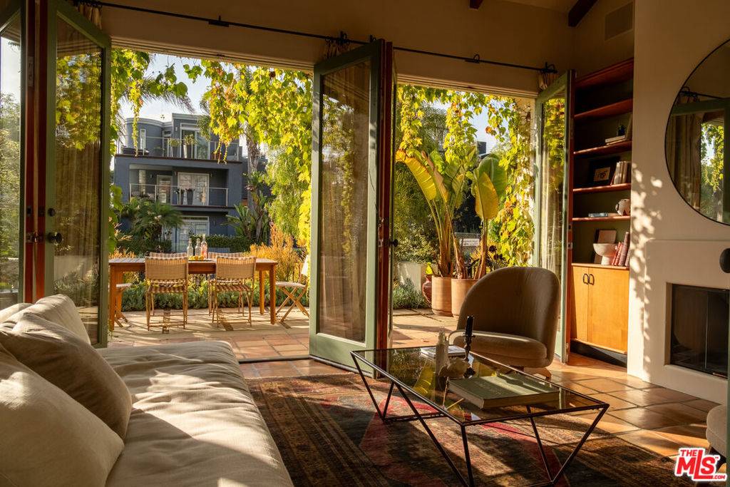 Venice, CA 90291,416 Carroll Canal