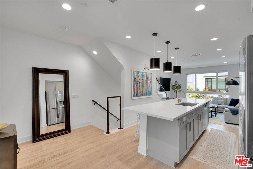 2927 Exposition PL #3, Los Angeles, CA 90018