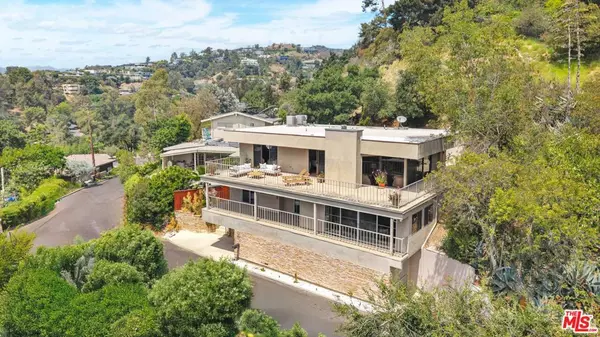 966 Bluegrass LN, Los Angeles, CA 90049