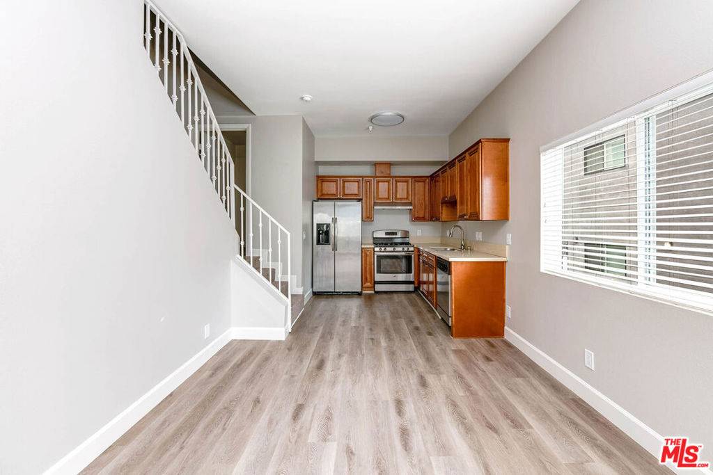 Van Nuys, CA 91411,14735 Friar ST #113