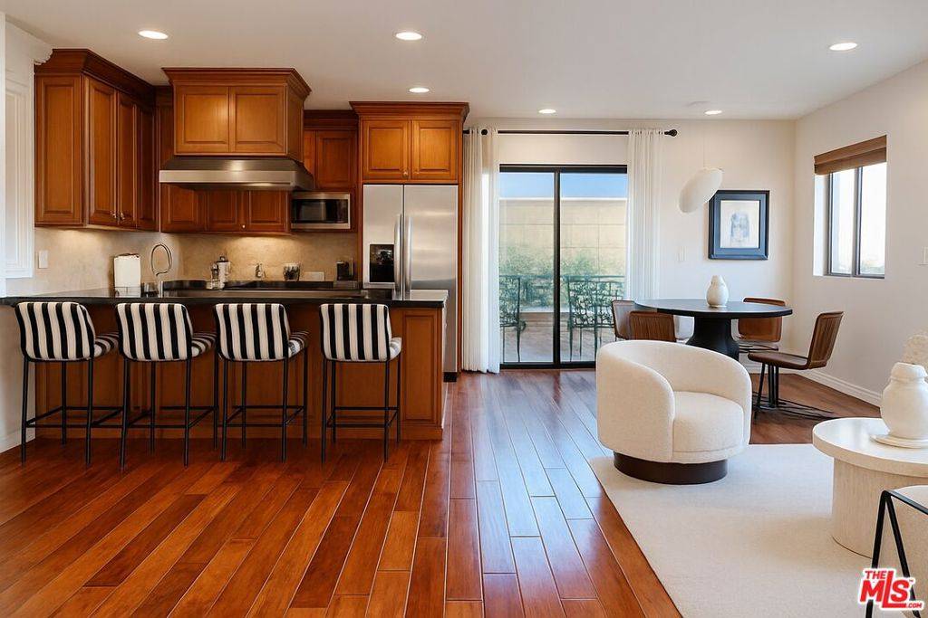 West Hollywood, CA 90069,1146 Hacienda PL #16