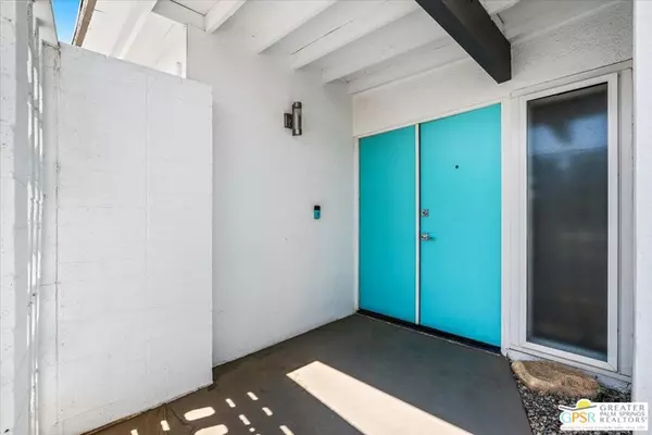 Palm Springs, CA 92262,2223 N Magnolia RD