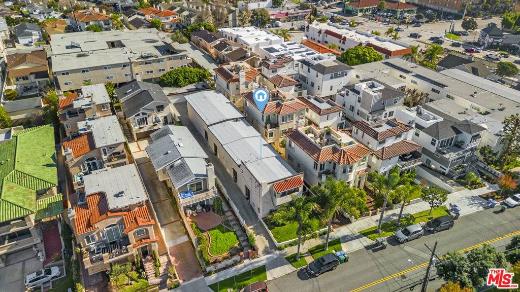 Redondo Beach, CA 90277,210 S Lucia AVE