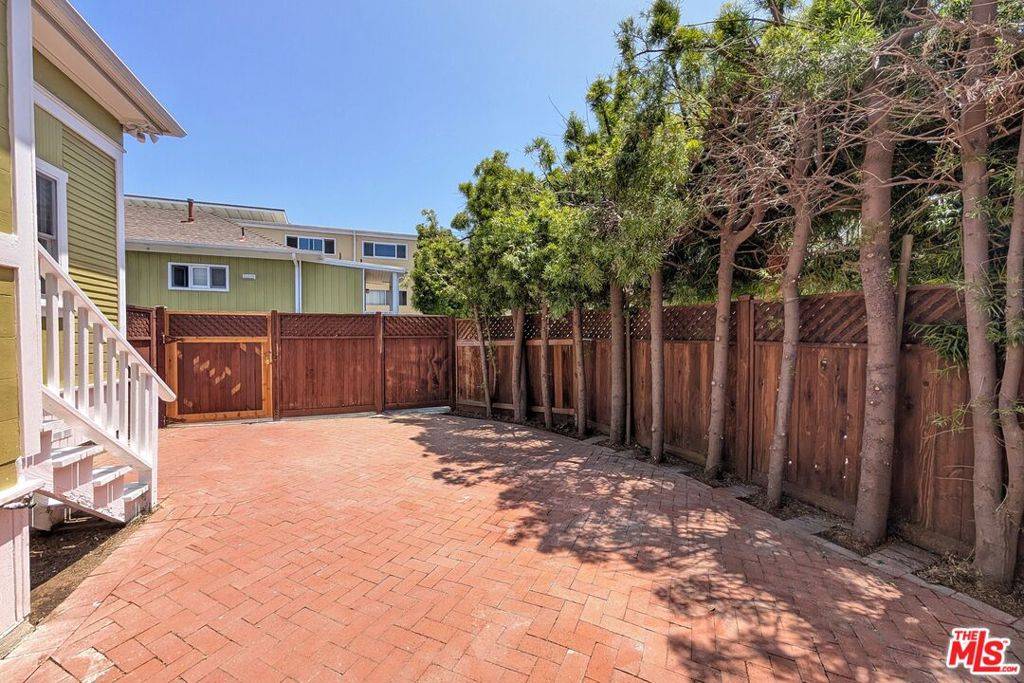 Santa Monica, CA 90405,222 Bicknell AVE