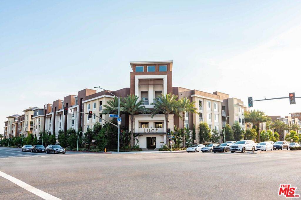 Huntington Beach, CA 92647,7290 Edinger AVE #1015