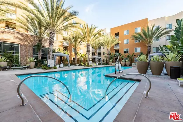 Huntington Beach, CA 92647,7290 Edinger AVE #1015