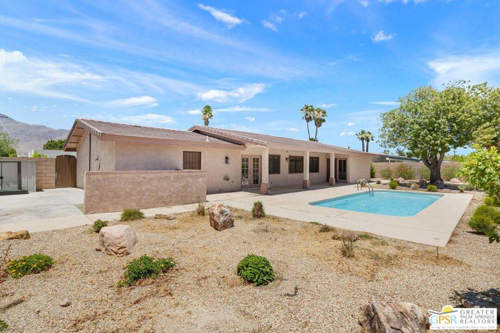 1820 N Los Alamos RD, Palm Springs, CA 92262