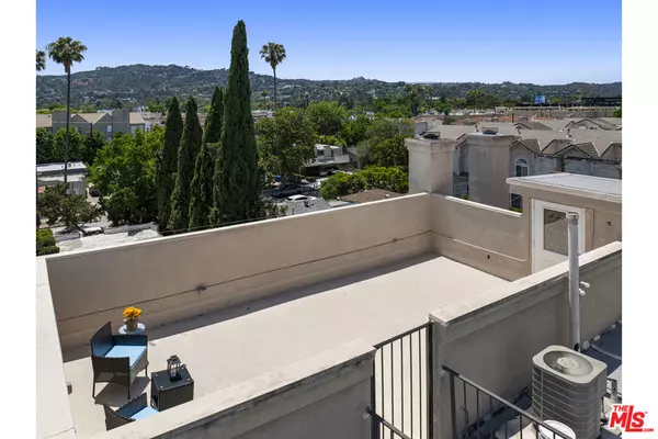 North Hollywood, CA 91602,10630 Moorpark ST #302