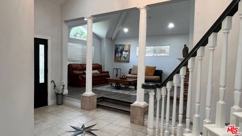 Agoura Hills, CA 91301,29934 Triunfo DR