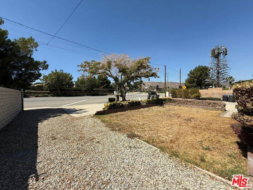 Lancaster, CA 93536,4855 W Avenue