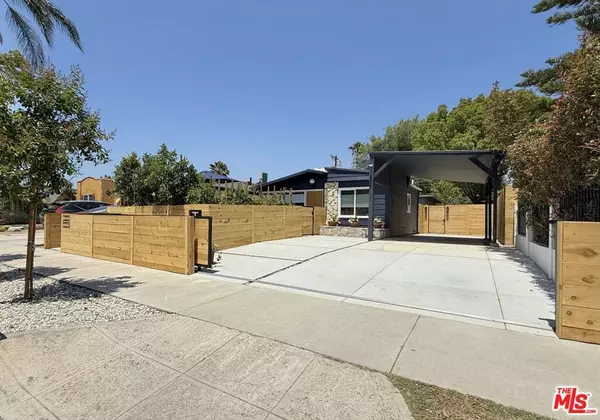 Los Angeles, CA 90039,3223 Hollydale DR #3223