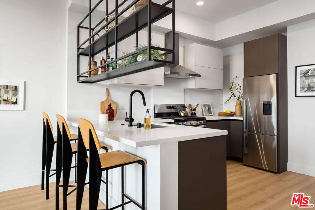 Culver City, CA 90232,3833 Dunn #PH6