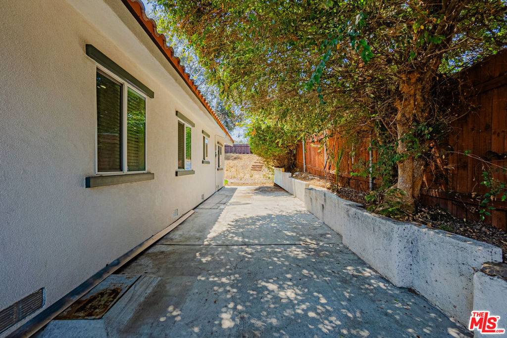 Los Angeles, CA 90063,3900 E 3rd ST