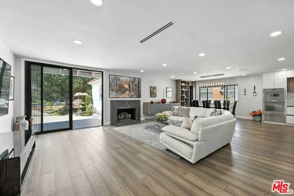 Tarzana, CA 91356,18912 Pasadero DR