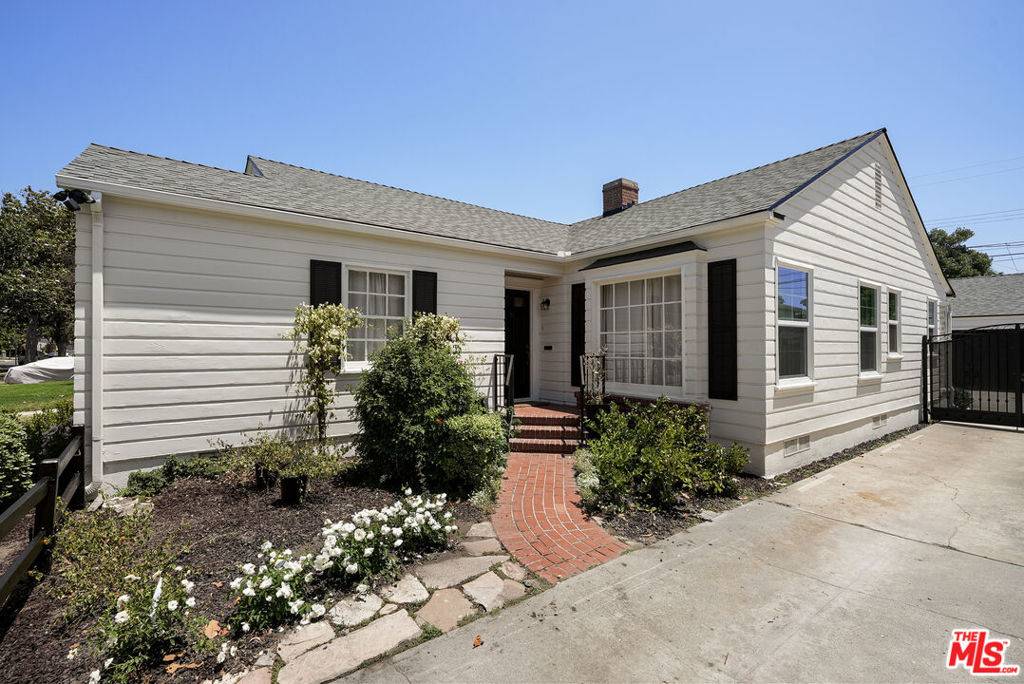 Los Angeles, CA 90008,3860 Hepburn AVE