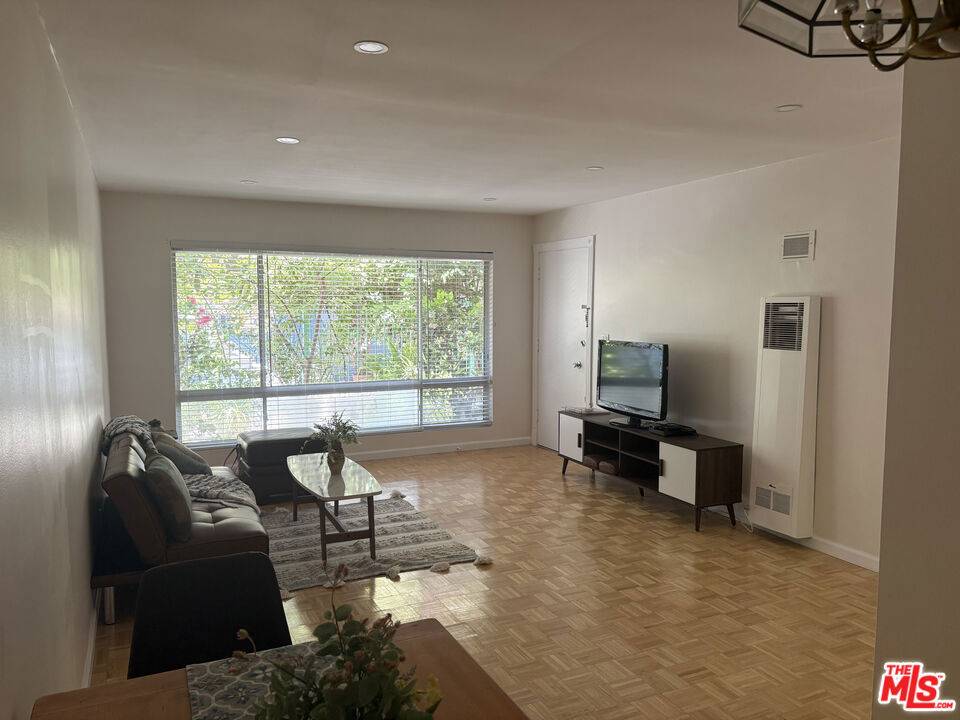 828 Lincoln BLVD #1, Santa Monica, CA 90403