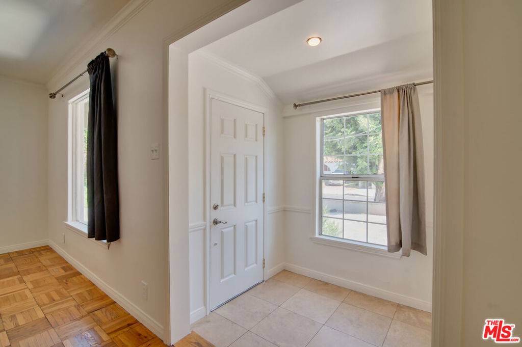 Toluca Lake, CA 91602,10829 Kling ST