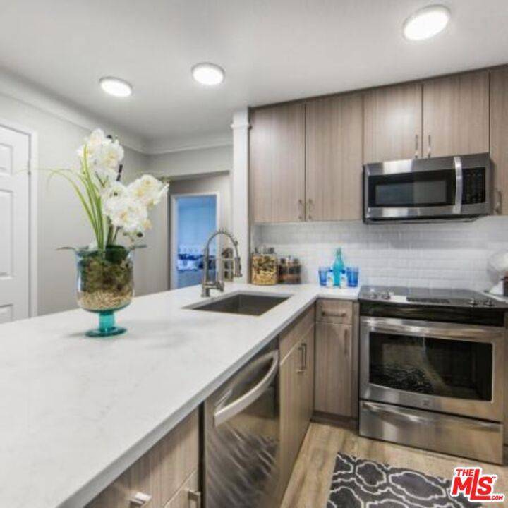 Rancho Palos Verdes, CA 90275,6600 Beachview DR #130