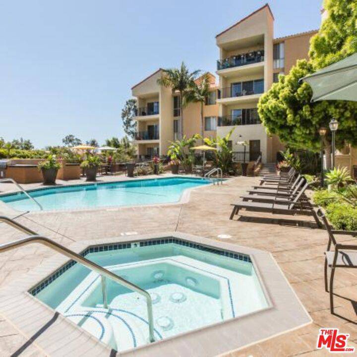 Rancho Palos Verdes, CA 90275,6600 Beachview DR #323
