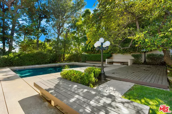 Malibu, CA 90265,3621 MALIBU COUNTRY DR