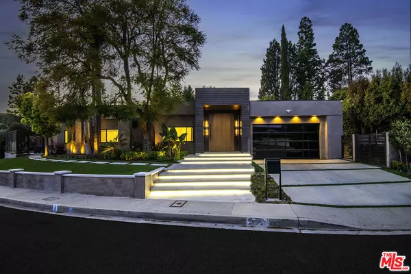 16601 Park Lane CIR, Los Angeles, CA 90049