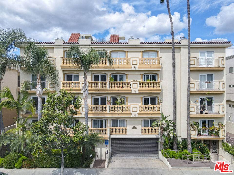 West Hollywood, CA 90048,123 S Clark DR #PH1