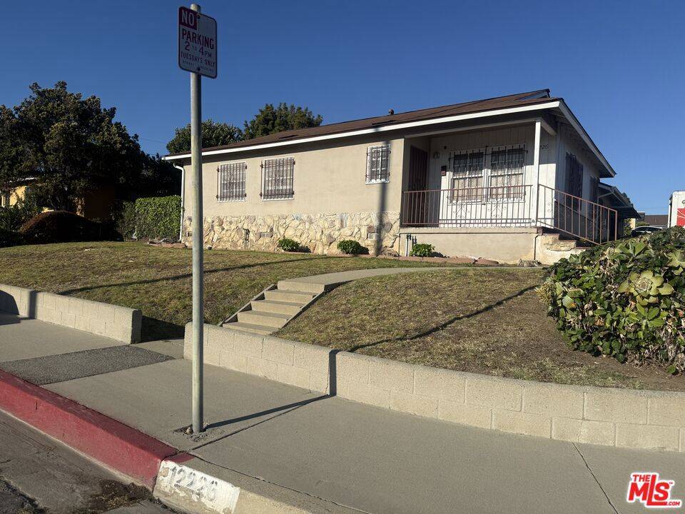 12226 Berendo AVE, Los Angeles, CA 90044