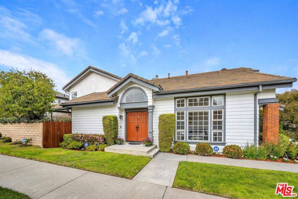 8319 Berger AVE, Playa Del Rey, CA 90293