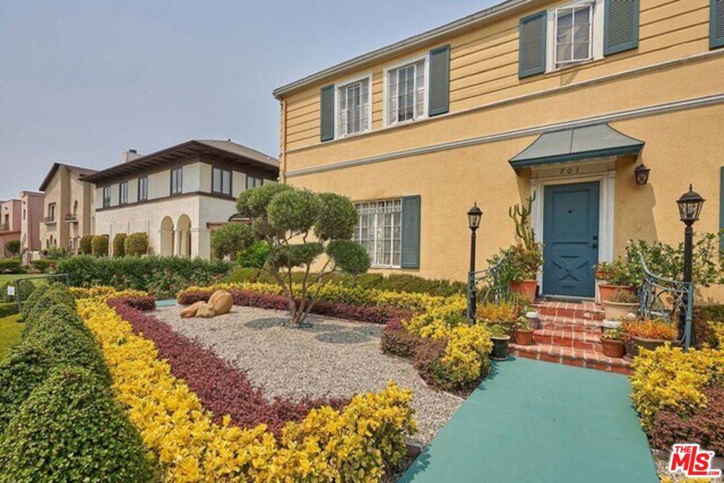 703 Lorraine BLVD, Los Angeles, CA 90005